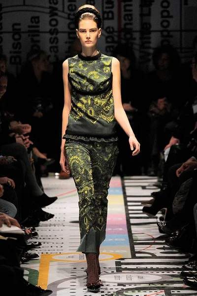 Look 35